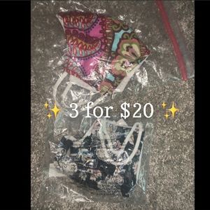 2 Vera Bradley masks